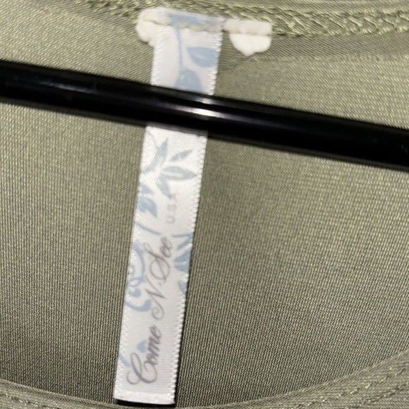 Come n See soft green with slits on shoulder. EXCELLENT condition!!!!! - Picture 3 of 4